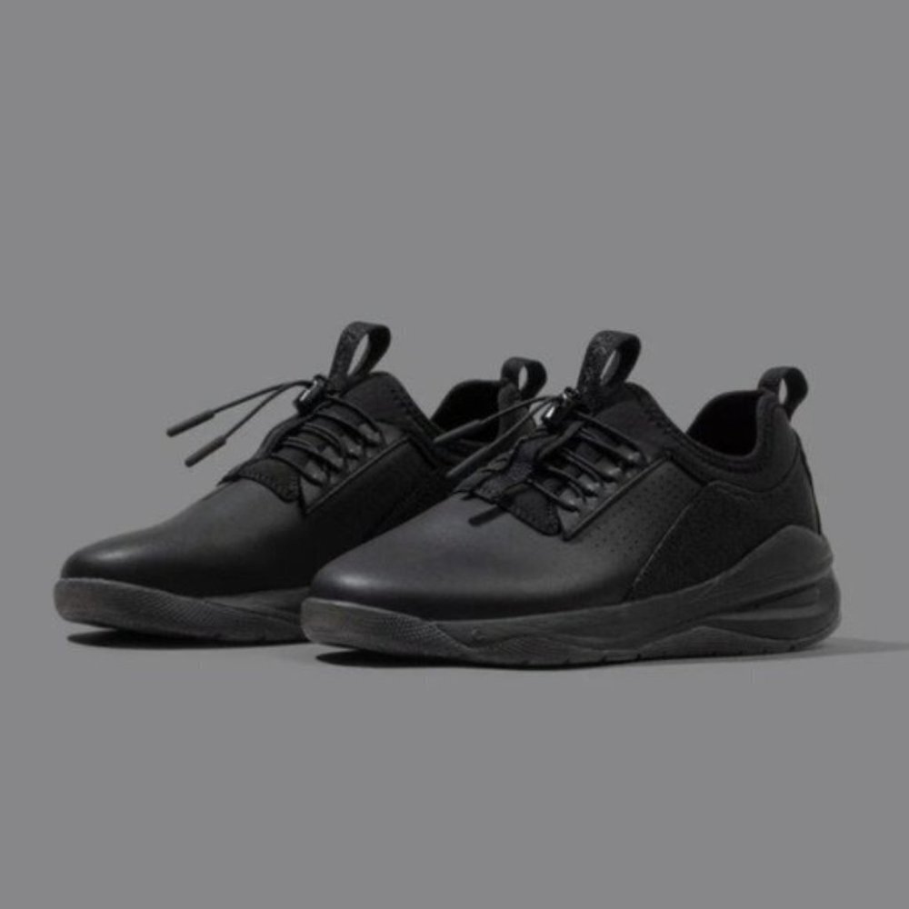 Clove All Black Shoes